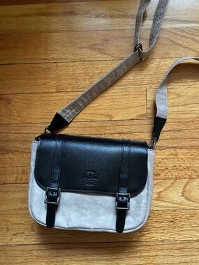 Herschel Supply Company Two-Tone Black and Cream Crossbody Bag
